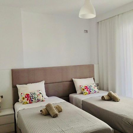סרנדה Sea And Sun Apartments מראה חיצוני תמונה